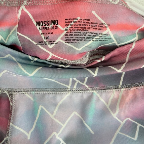 Women's Mossimo Cropped Leggings Size Large Colorful Pastel Mountain Print - Picture 3 of 6